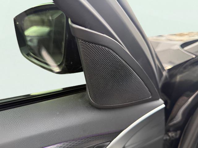 Used 2023 BMW 530e w/ M Sport Package image 9