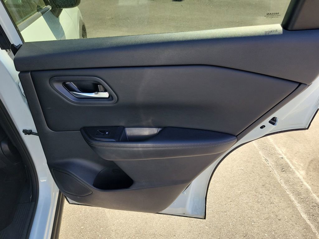 Used 2024 Nissan Rogue SV image 35