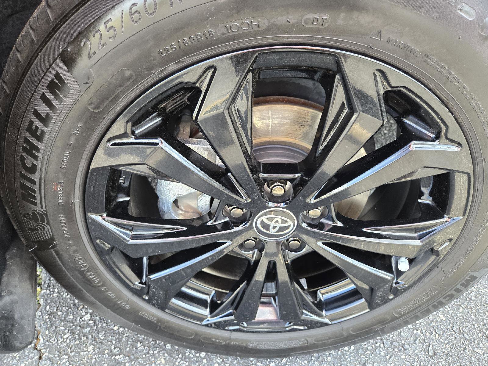 Used 2024 Toyota RAV4 SE image 10