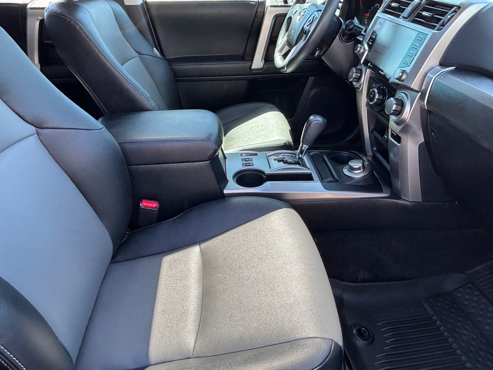 Used 2021 Toyota 4Runner SR5 Premium w/ Moonroof Package AWD/4WD image 32