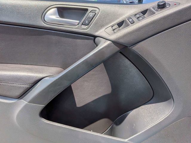 Used 2017 Volkswagen Tiguan S FWD image 23