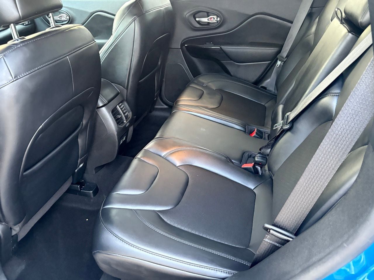 Used 2021 Jeep Cherokee Latitude Plus image 31
