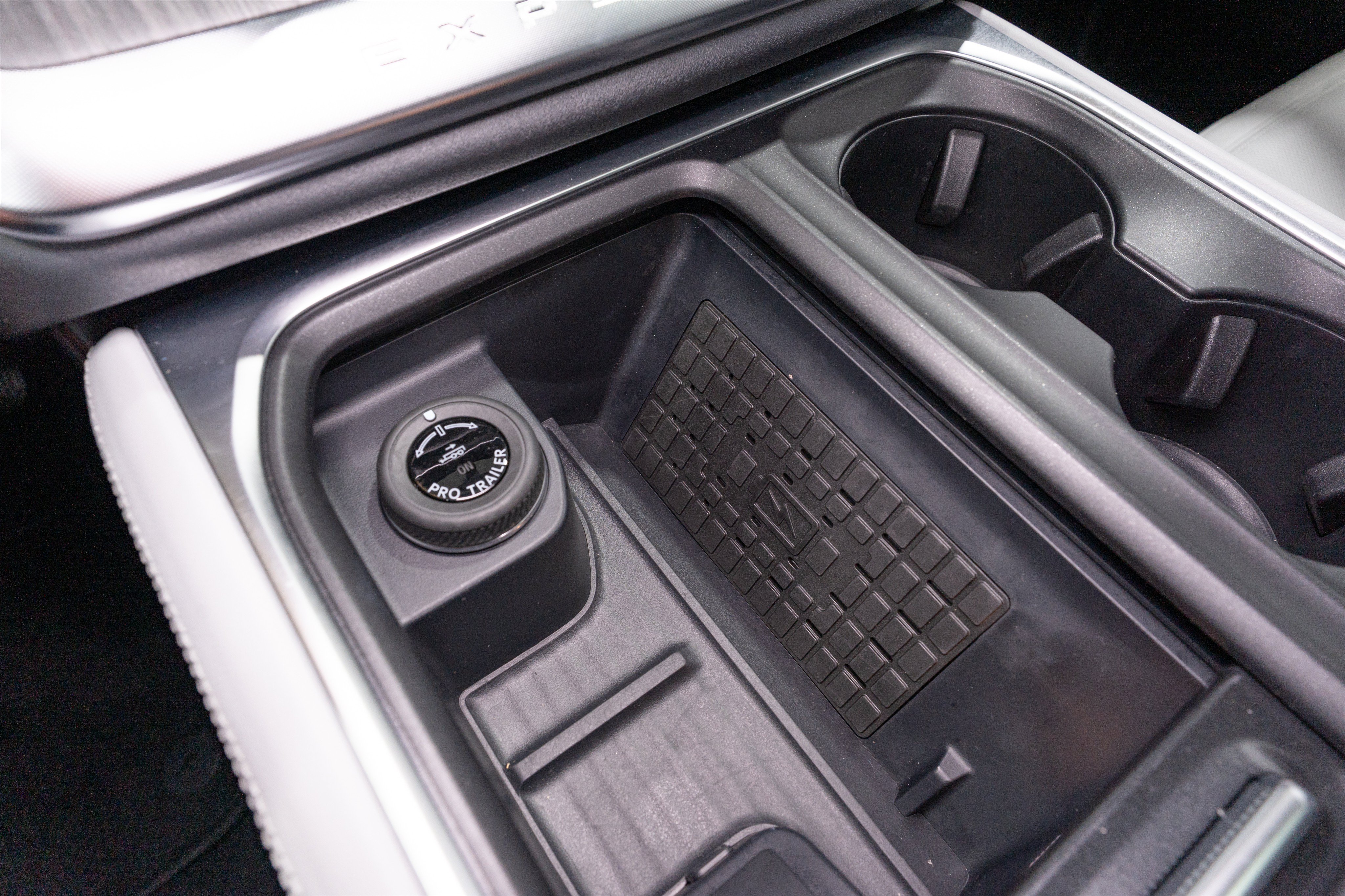 Used 2025 Ford Expedition Max Platinum w/ Platinum Ultimate Package AWD/4WD image 25