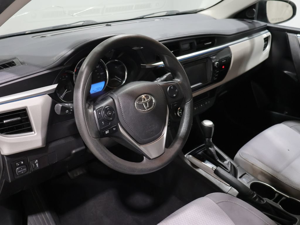 Used 2015 Toyota Corolla LE FWD image 14