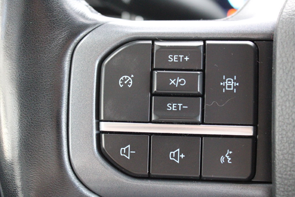 Used 2023 Ford F350 Lariat w/ Tremor Off-Road Package AWD/4WD image 32