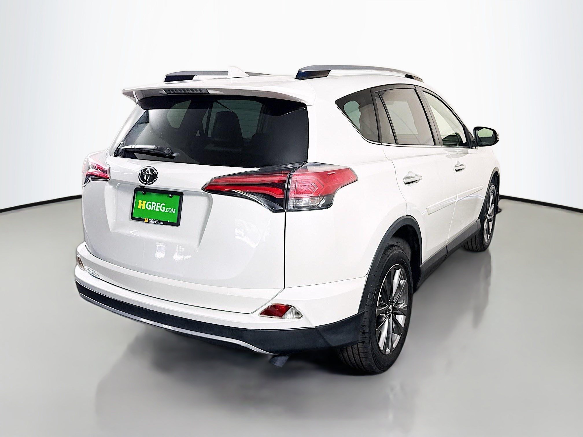 Used 2018 Toyota RAV4 Limited FWD image 10