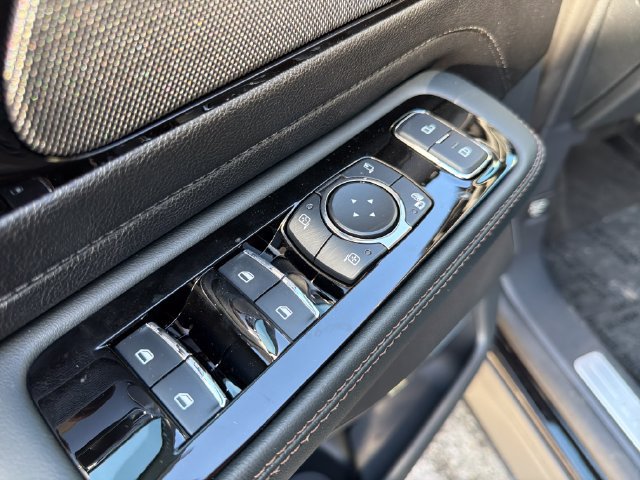 New 2027 Lincoln Aviator AWD image 23