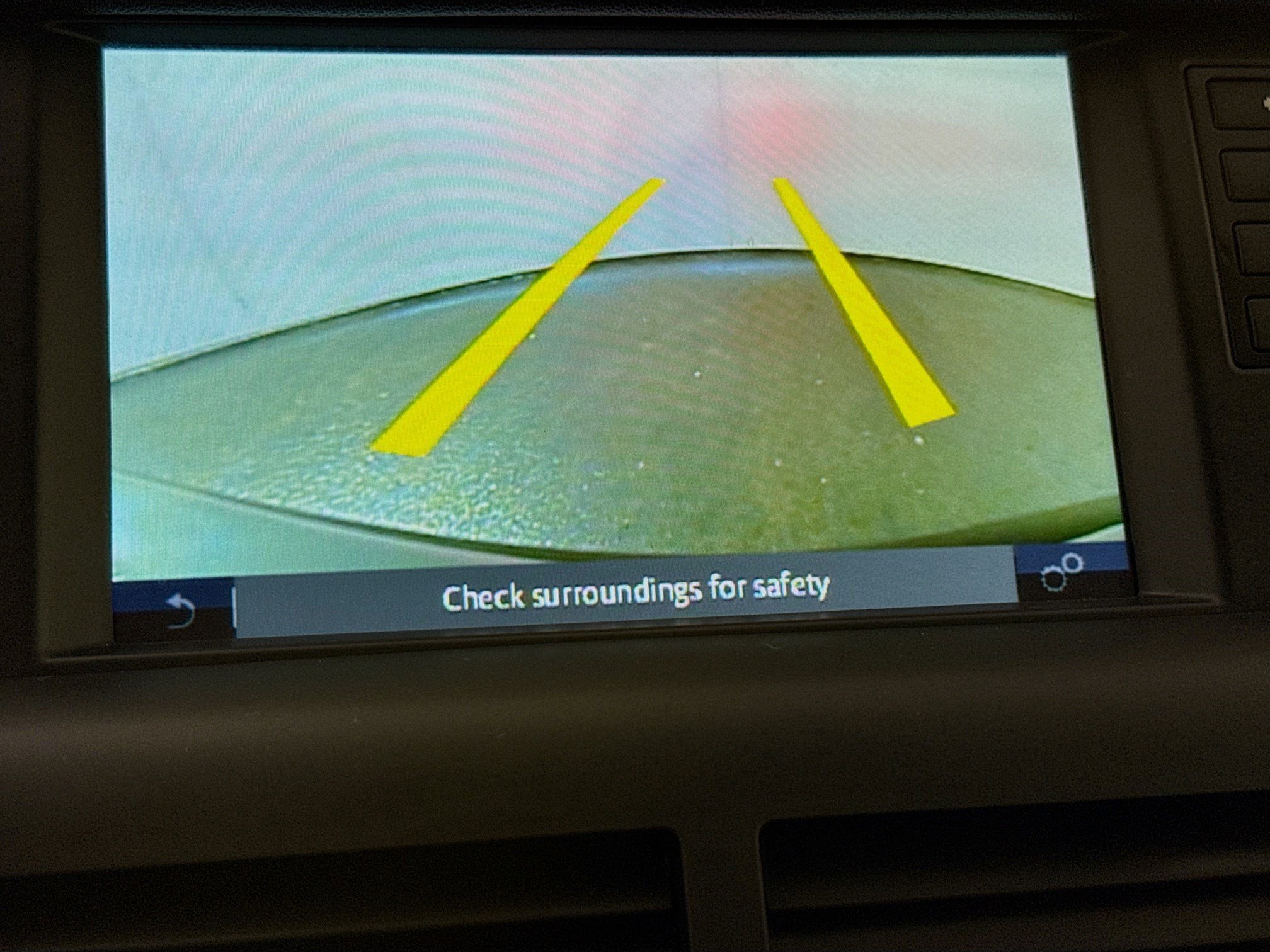 Used 2018 Land Rover Discovery Sport HSE image 19