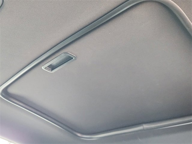 Used 2021 Chevrolet Camaro LT w/ Technology Package image 24