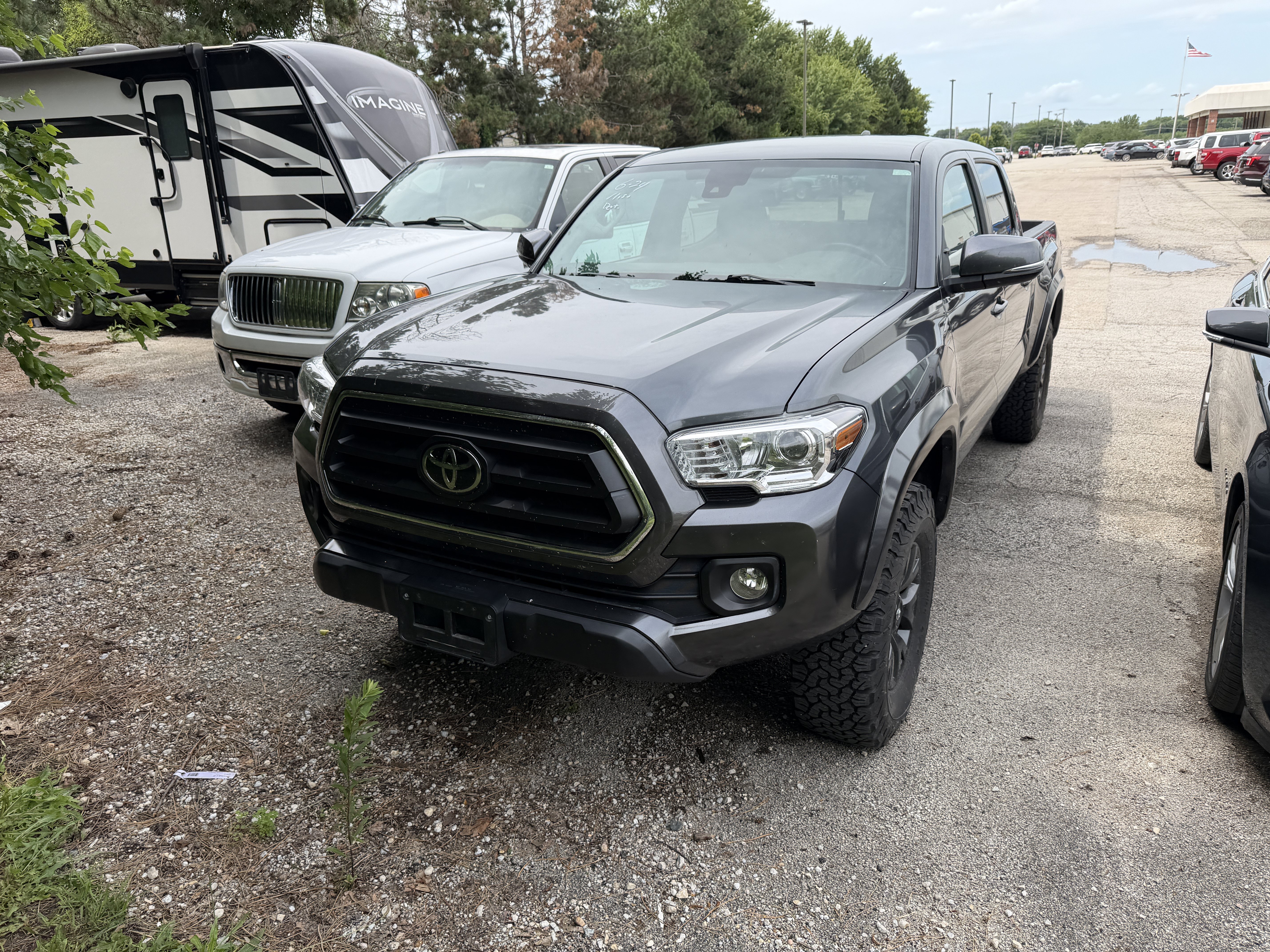 Used 2023 Toyota Tacoma SR5 w/ Technology Package AWD/4WD image 15