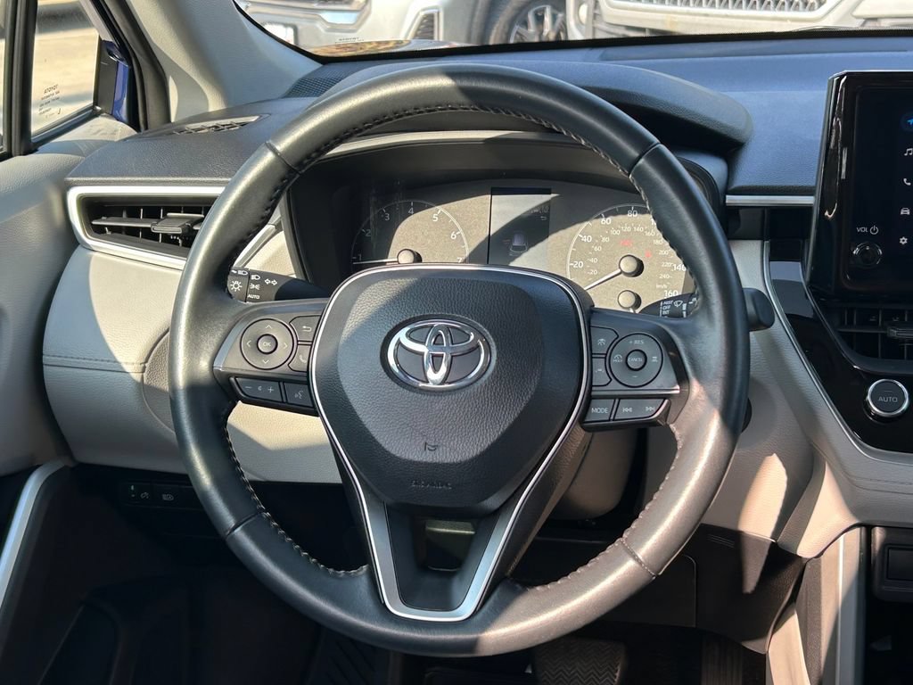 Used 2024 Toyota Corolla Cross LE FWD image 35