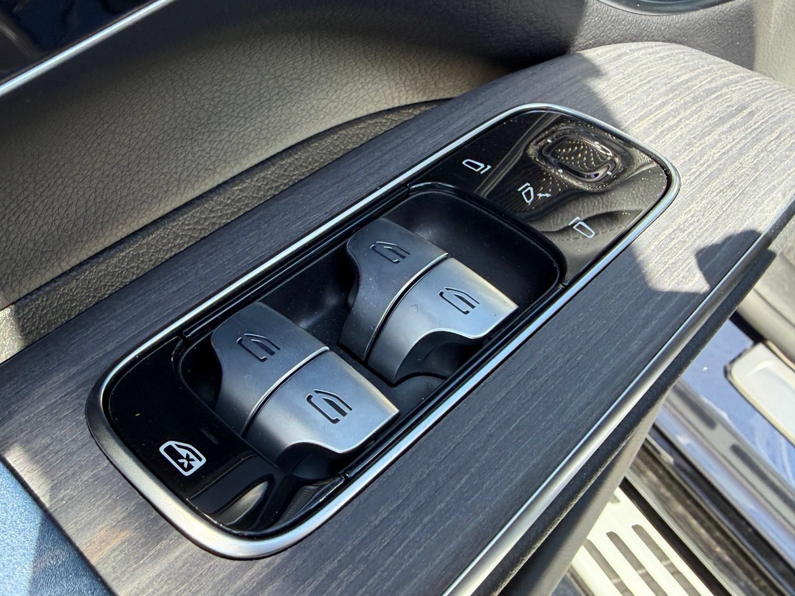 New 2026 Mercedes-Benz EQS 550 4MATIC SUV image 17