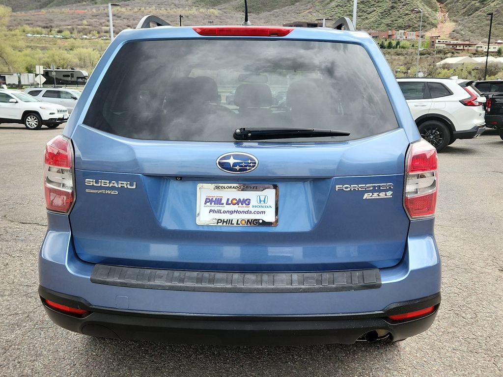 Used 2015 Subaru Forester 2.5i Premium w/ All-Weather Package AWD/4WD image 4