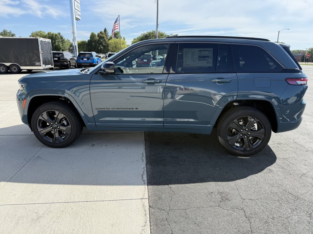 New 2027 Jeep Grand Cherokee Limited AWD/4WD image 5