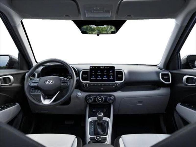 New 2025 Hyundai Venue SEL image 17