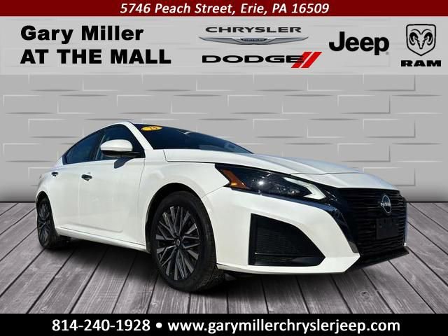 Used 2023 Nissan Altima 2.5 SV FWD image 1