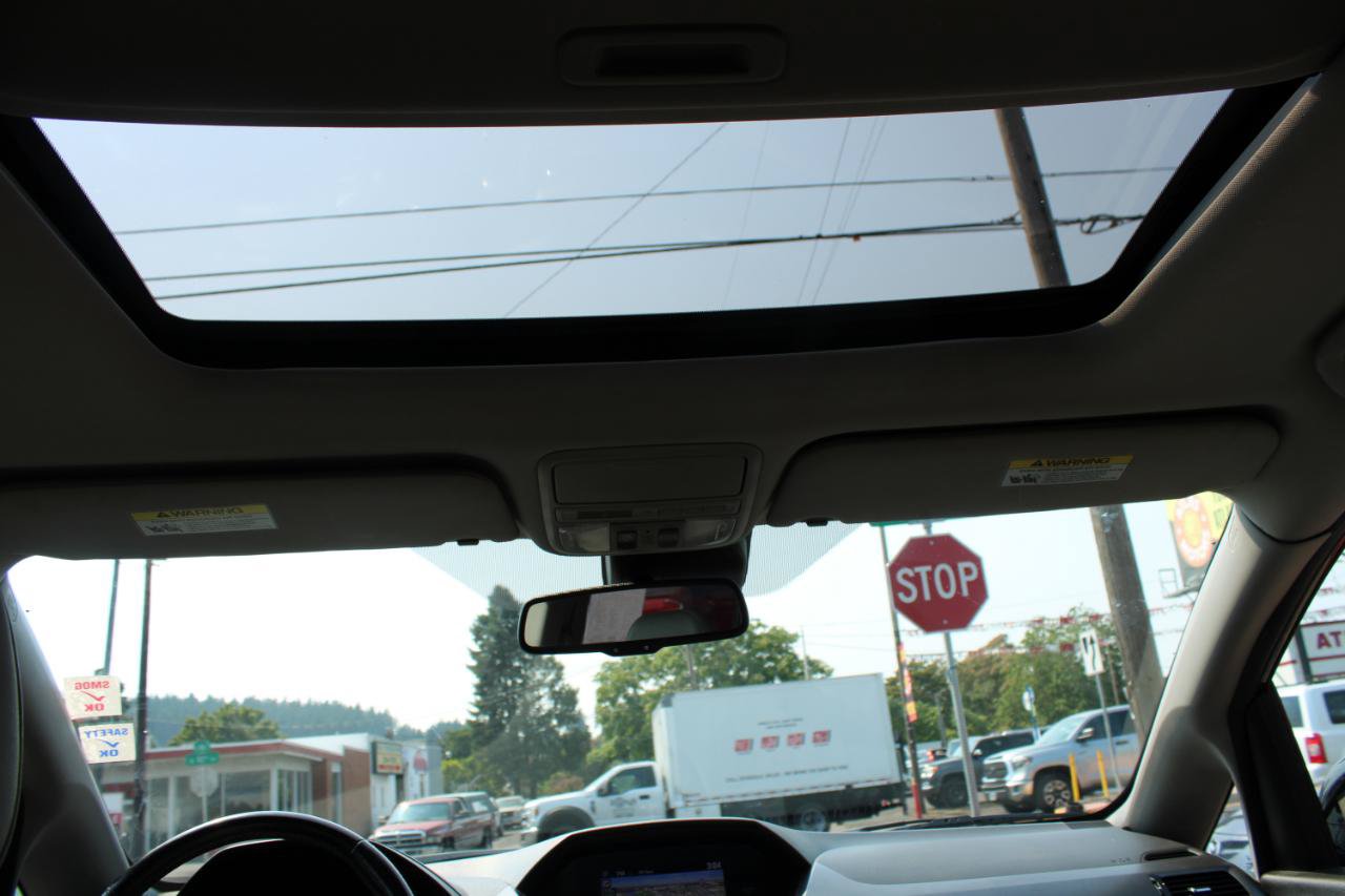 Used 2015 Honda Odyssey Touring image 13