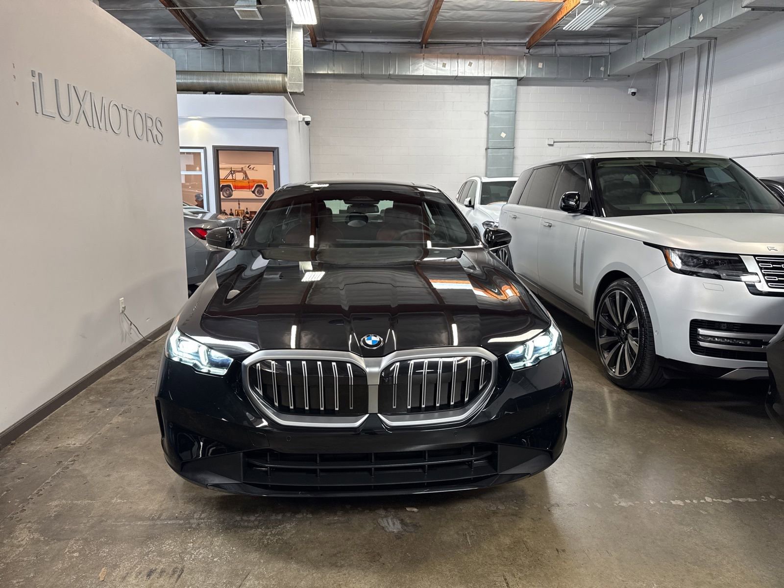 Used 2025 BMW 530i image 2