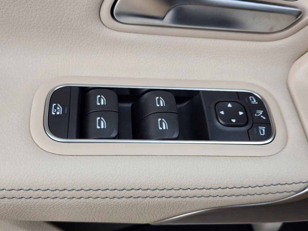 Used 2025 Mercedes-Benz CLA 250 4MATIC image 9