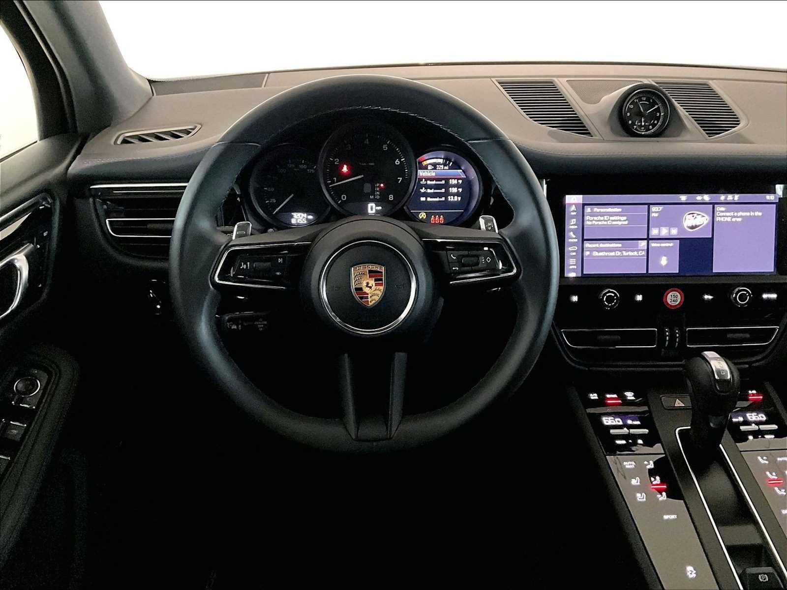 Used 2025 Porsche Macan image 16
