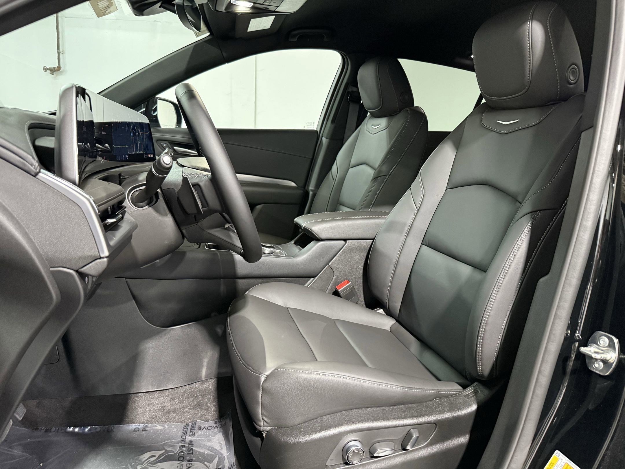 New 2025 Cadillac XT4 Premium Luxury image 4