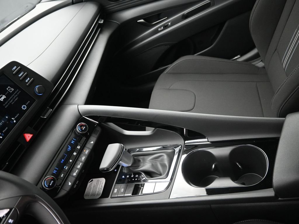 New 2026 Hyundai Elantra SEL Sport image 18