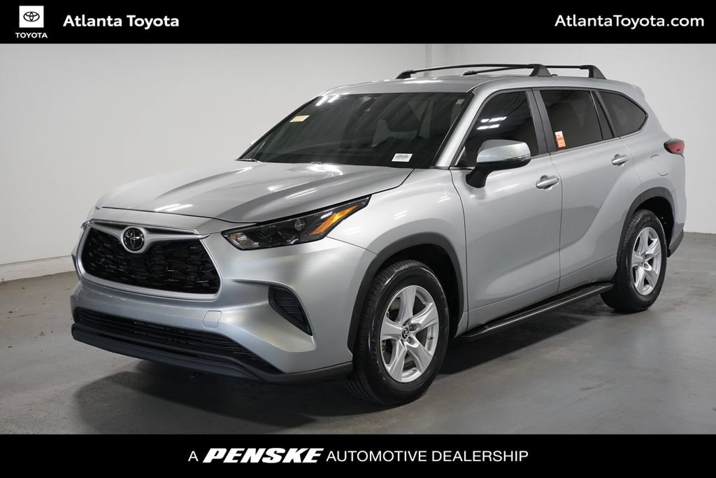 Used 2023 Toyota Highlander L FWD image 1