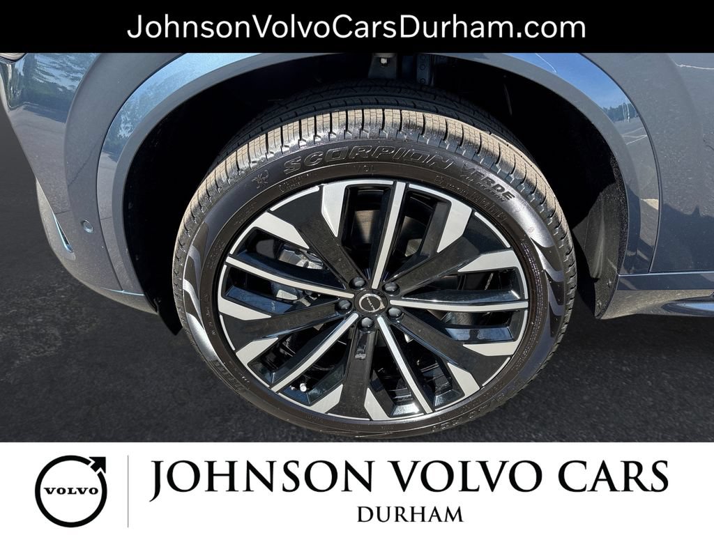 New 2026 Volvo XC90 B6 Plus w/ Protection Package Premier AWD/4WD image 18