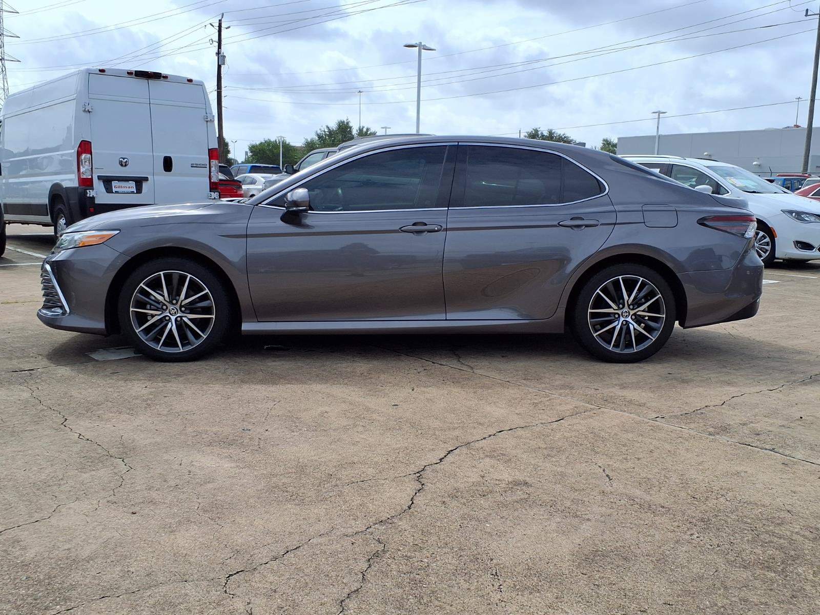 Used 2023 Toyota Camry XLE FWD image 25