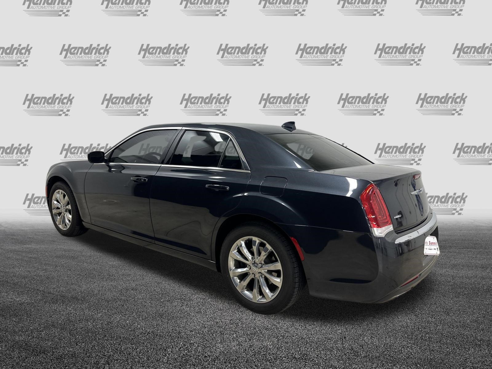 Used 2015 Chrysler 300 Limited w/ Driver Convenience Group image 8