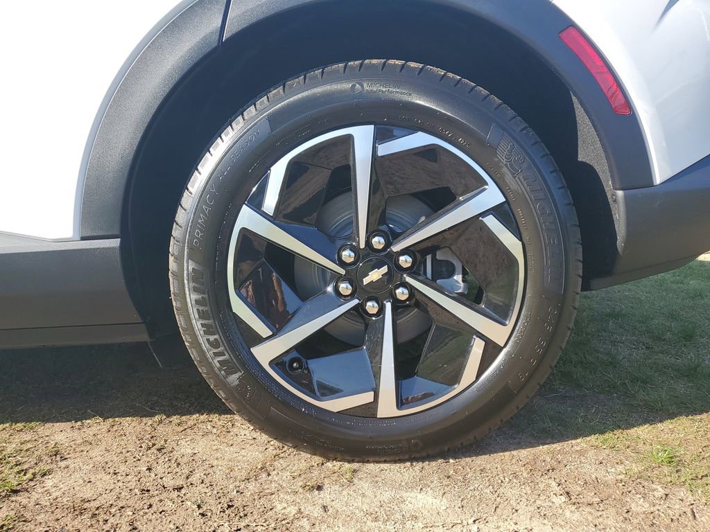 New 2026 Chevrolet Equinox EV LT image 5