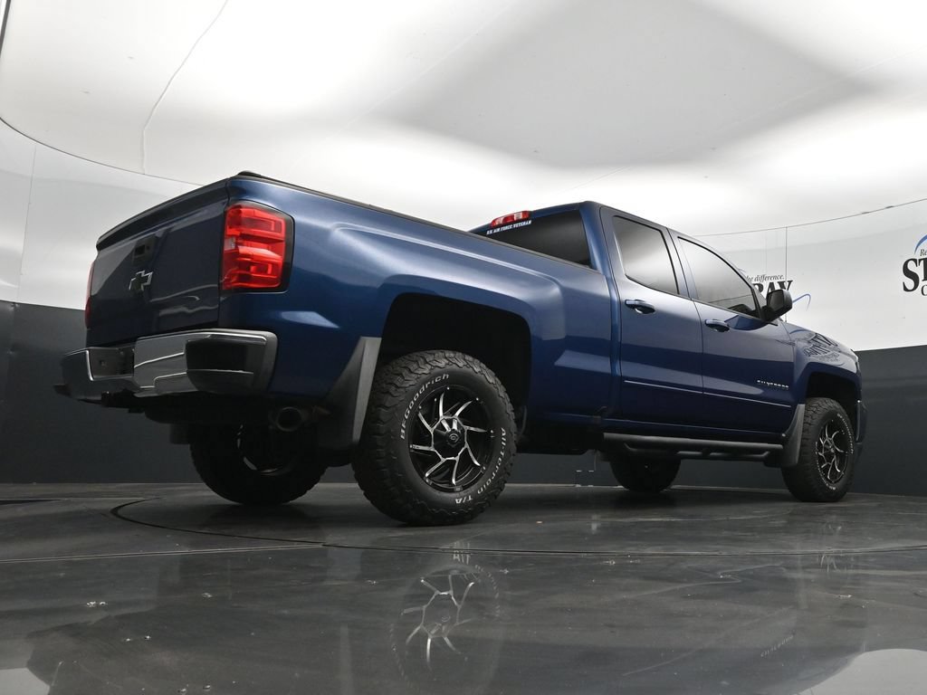 Used 2018 Chevrolet Silverado 1500 LT w/ All Star Edition AWD/4WD image 32