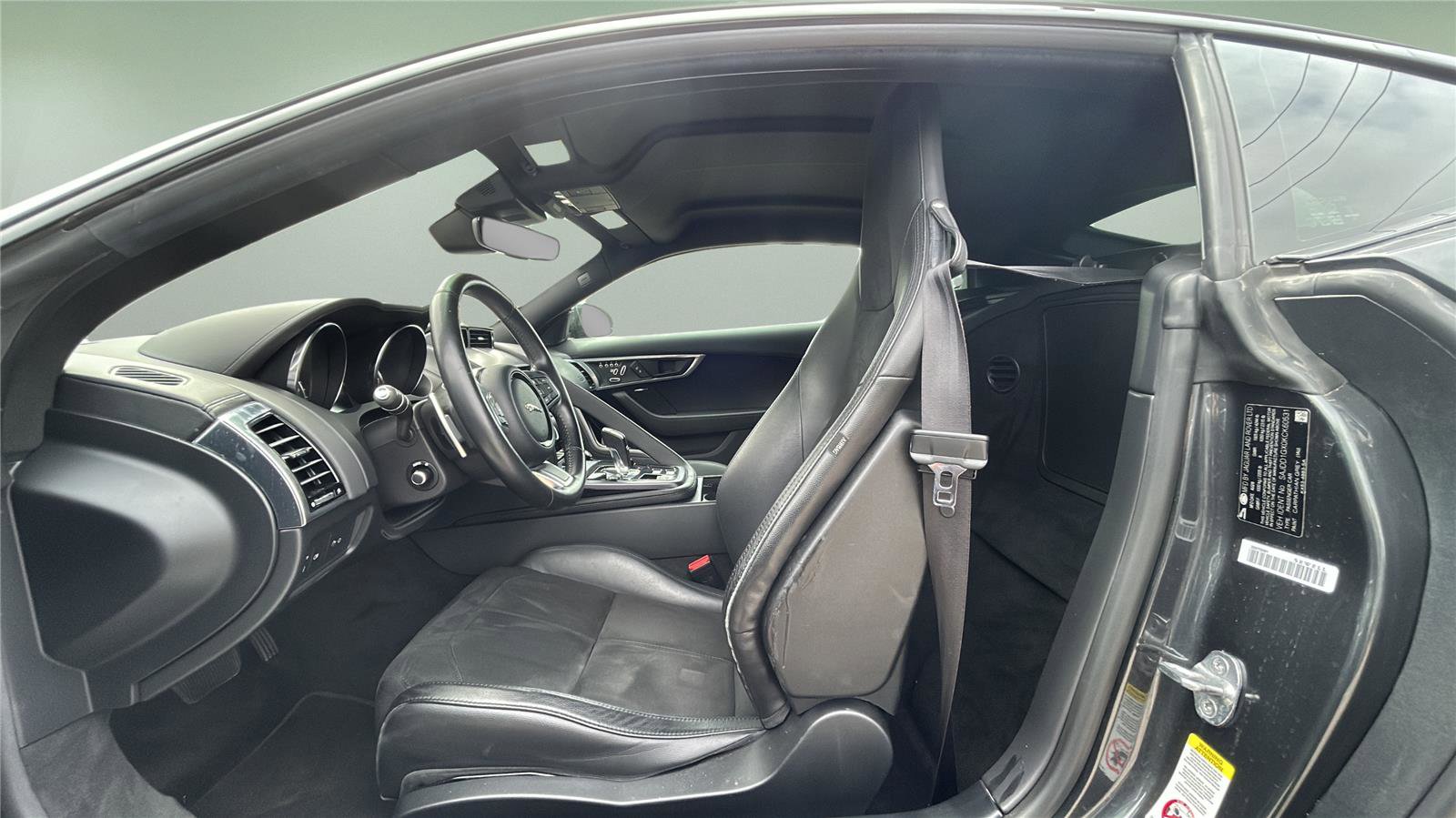 Used 2019 Jaguar F-TYPE Coupe image 12