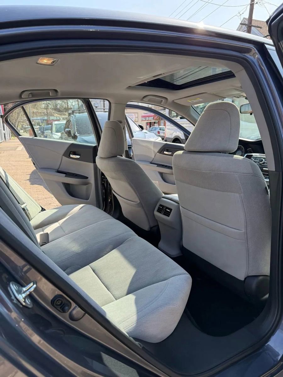 Used 2015 Honda Accord EX image 10