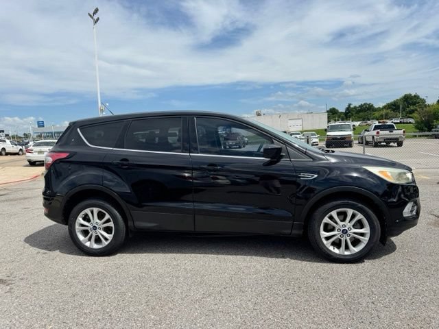 Used 2017 Ford Escape SE FWD image 6