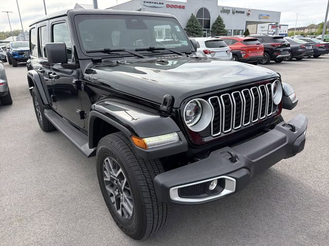 Used 2026 Jeep Wrangler Unlimited Sahara AWD/4WD image 3