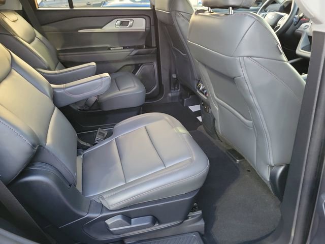 Used 2025 Ford Explorer Active w/ Active Comfort Package image 18