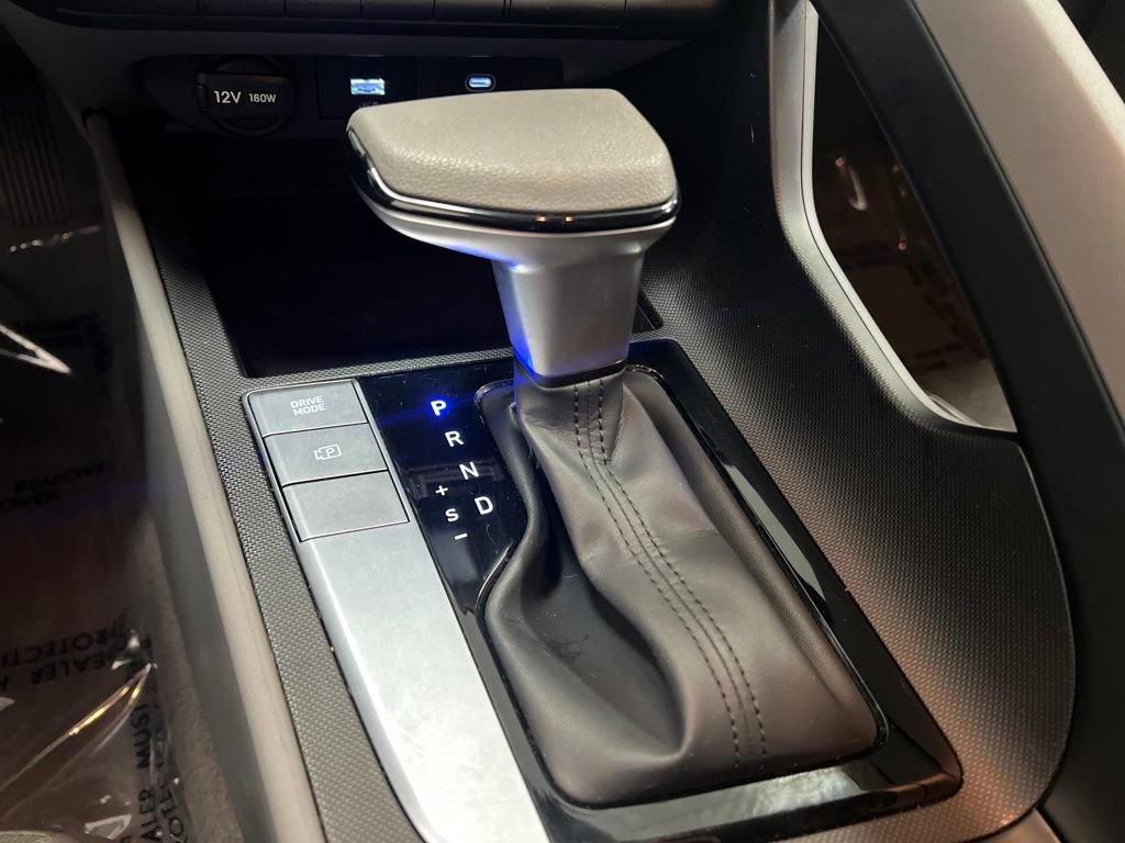 Used 2024 Hyundai Elantra SE image 26