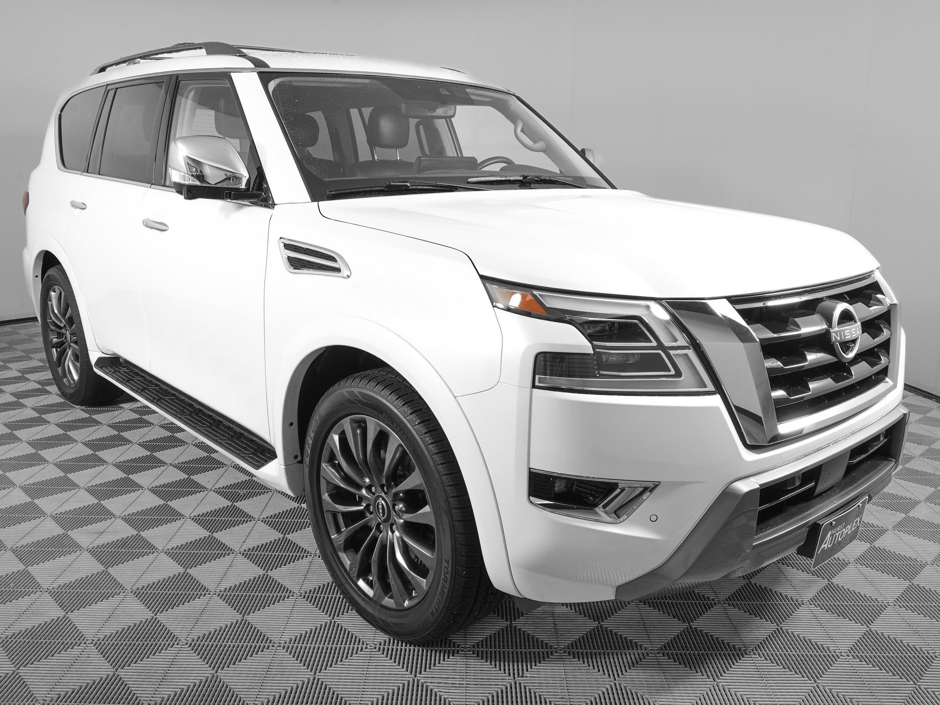 Used 2024 Nissan Armada Platinum w/ Captain's Chairs Package RWD video 2