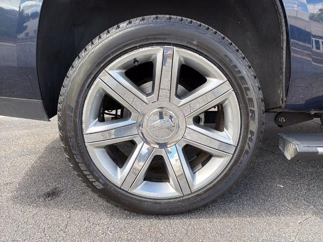 Used 2019 Cadillac Escalade Premium Luxury RWD image 17