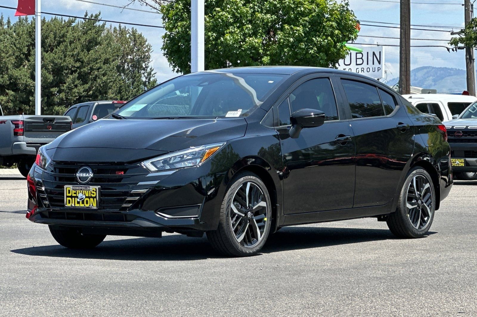 Used 2025 Nissan Versa SR w/ Trunk Package image 36