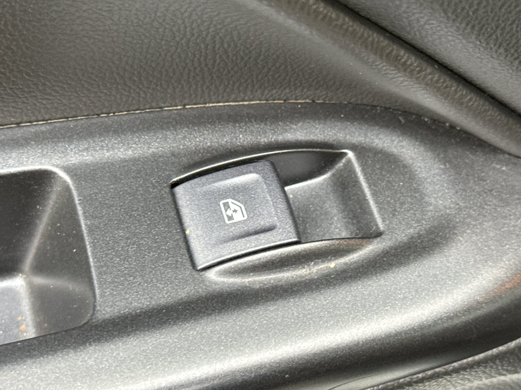 Used 2022 Chevrolet Colorado LT w/ LT Convenience Package image 32