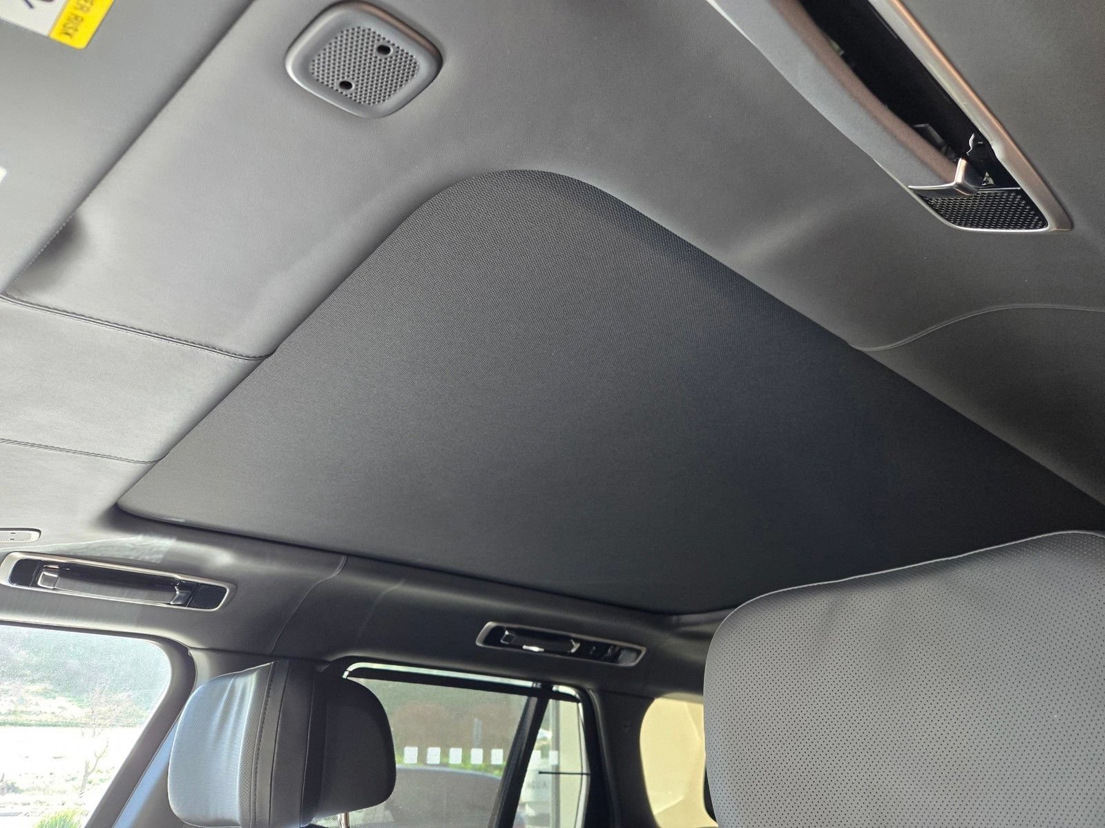 New 2026 Land Rover Range Rover SV AWD/4WD image 14