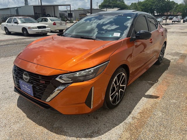 Used 2025 Nissan Sentra SR w/ SR Premium Package FWD image 5