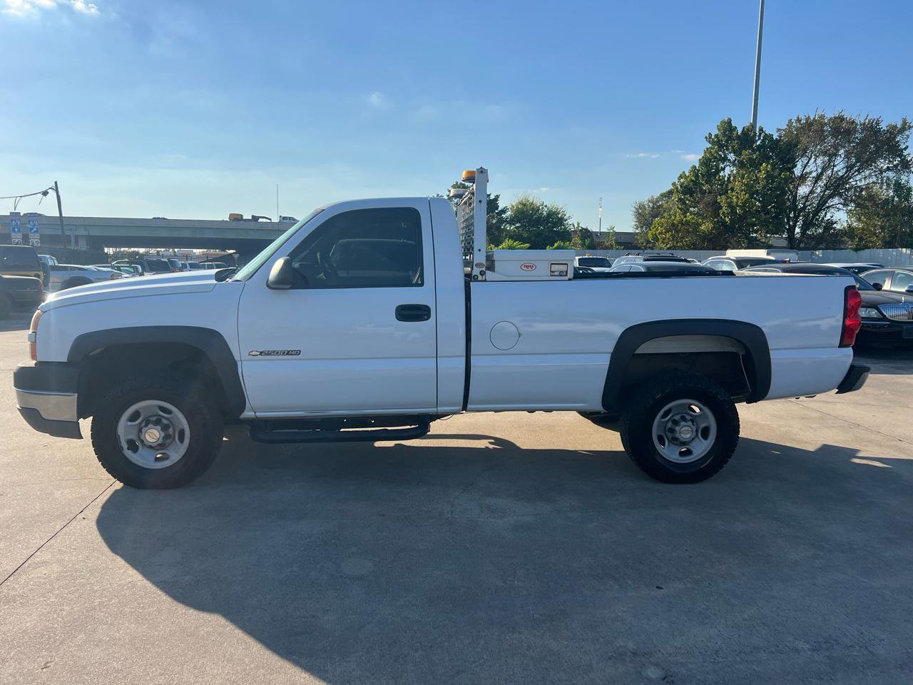 Used 2005 Chevrolet Silverado 2500 W/T RWD image 3