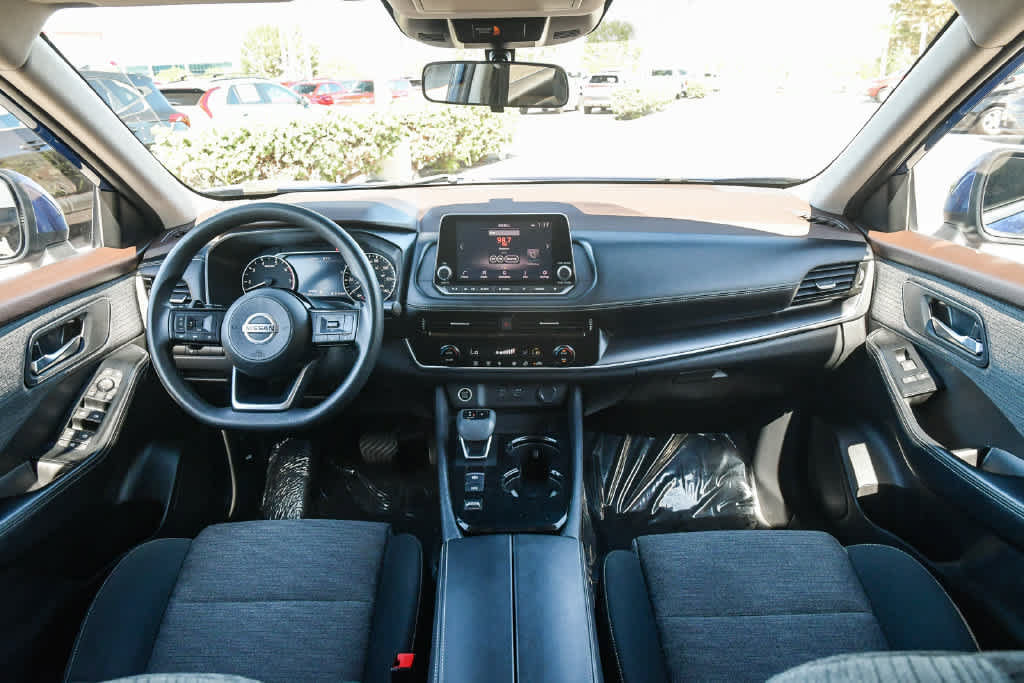 Used 2021 Nissan Rogue SV FWD image 14