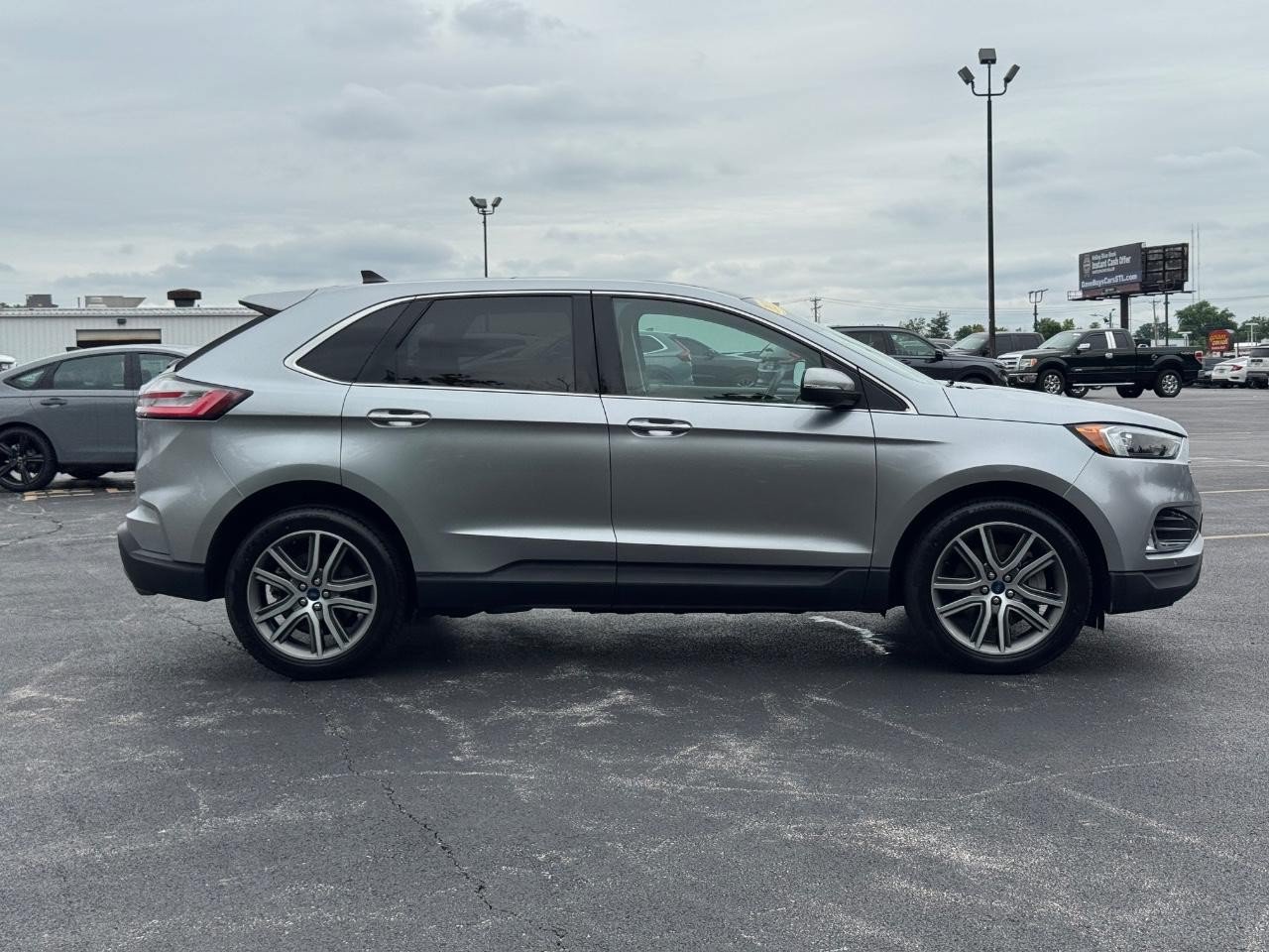 Used 2022 Ford Edge Titanium w/ Class II Trailer Tow Package AWD/4WD image 3