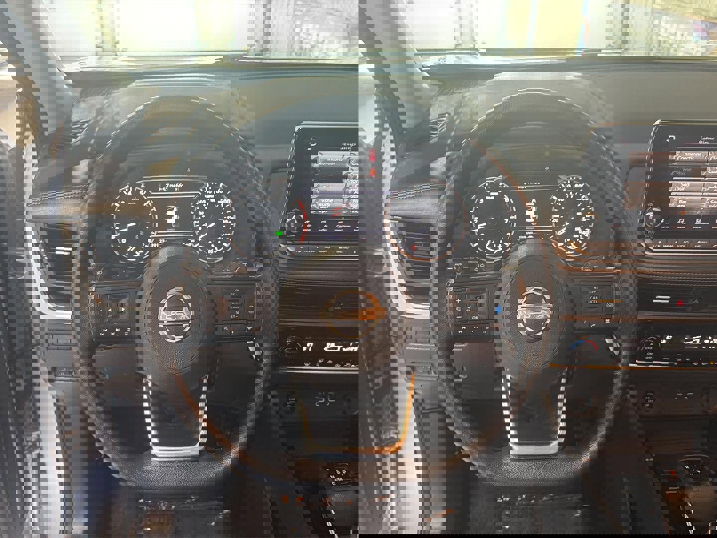 Used 2024 Nissan Rogue SV image 18