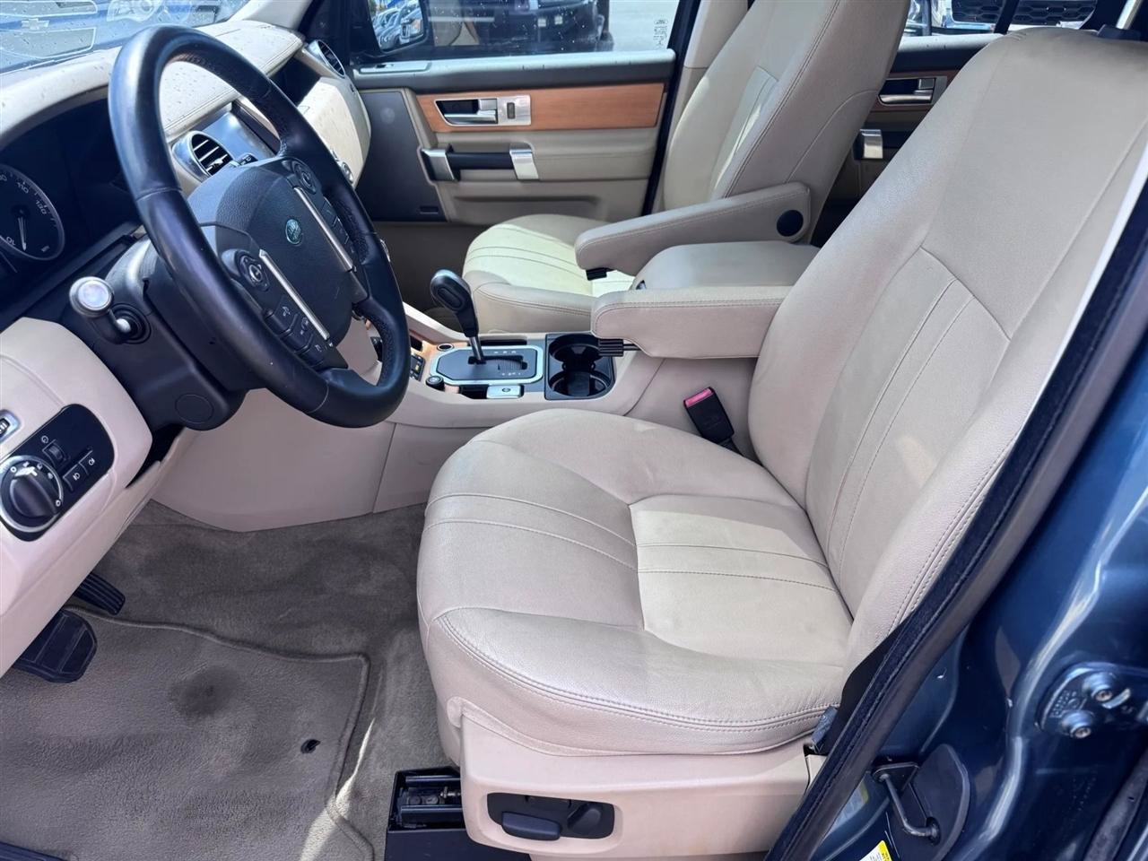 Used 2012 Land Rover LR4 AWD/4WD image 26