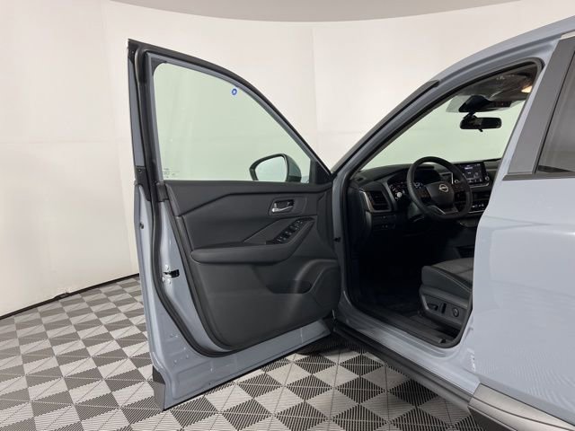 New 2026 Nissan Rogue SV FWD image 16